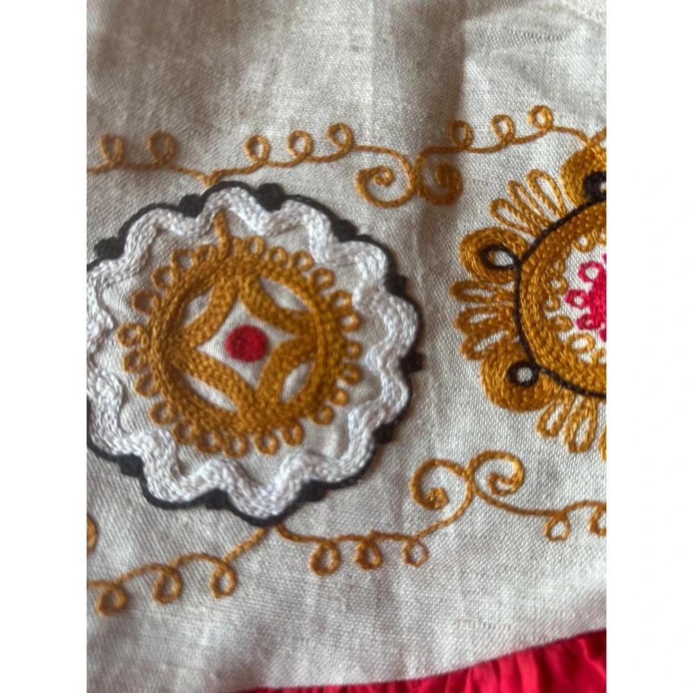 Red Tan Full‎ Apron Embroidered Dutch Ruffle Pockets